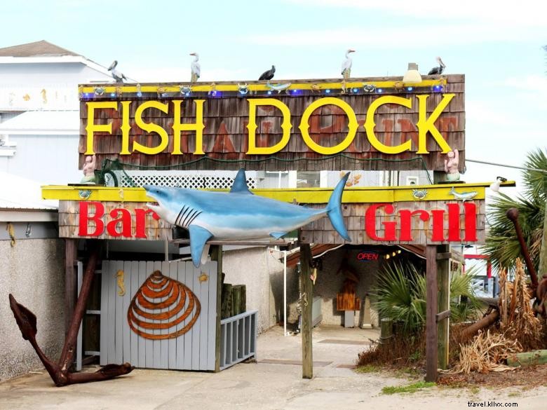 Fish Dock Bar & Grill: Fresh Seafood & Coastal Dining Experience