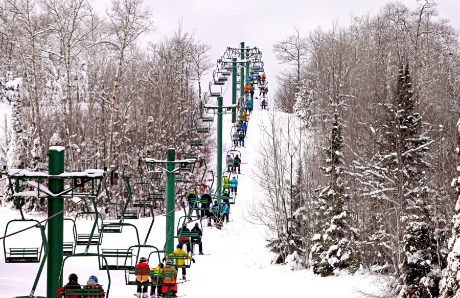 Top 18 Downhill Ski Destinations in Minnesota – Scenic, Affordable, All Skill Levels