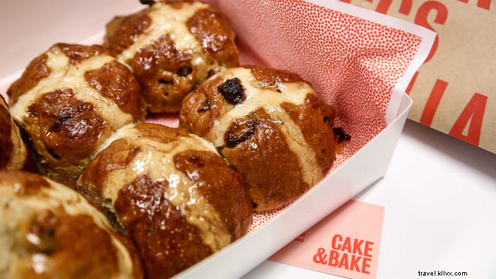 13 Must‑Try Hot Cross Buns in Brisbane: Fresh, Soft & Delicious