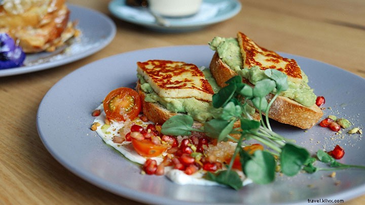 Brisbane’s Ultimate Avocado‑On‑Toast Guide: Find the Best Prices & Flavors