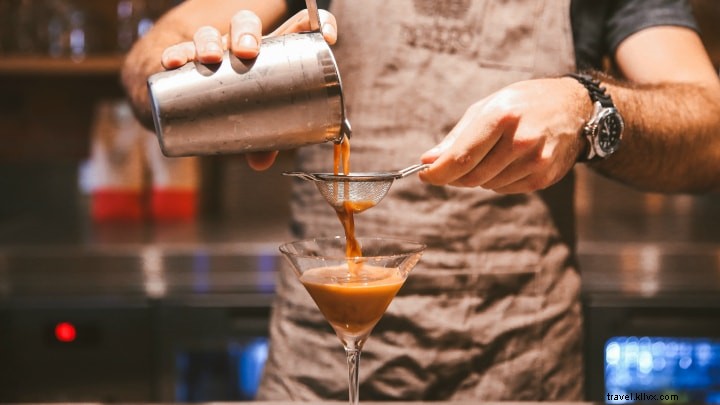 Discover Brisbane’s Top 31 Cocktail Bars – Join the Mixology Scene