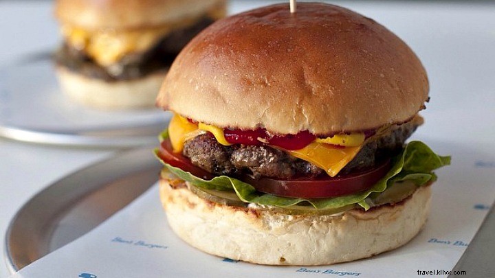 Discover Brisbane’s Best Burgers: Classic, Vegetarian & Vegan Options