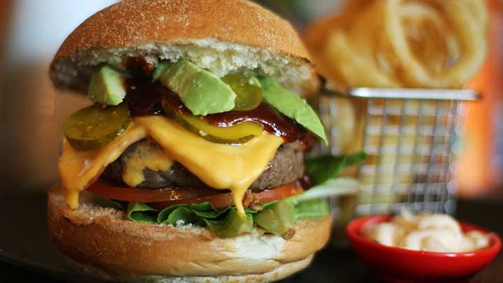 Discover Brisbane’s Best Burgers: Classic, Vegetarian & Vegan Options