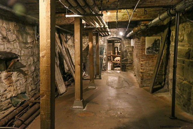 Explore Seattle’s Hidden Underground: A Fascinating History Tour