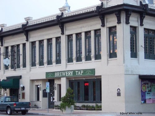 Discover Houston’s Haunted Attractions: A Comprehensive Guide to the City’s Spectral Sites