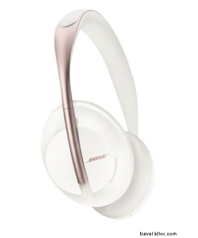 Thoughtful Gift Ideas for Travelers – Experiences & Essentials