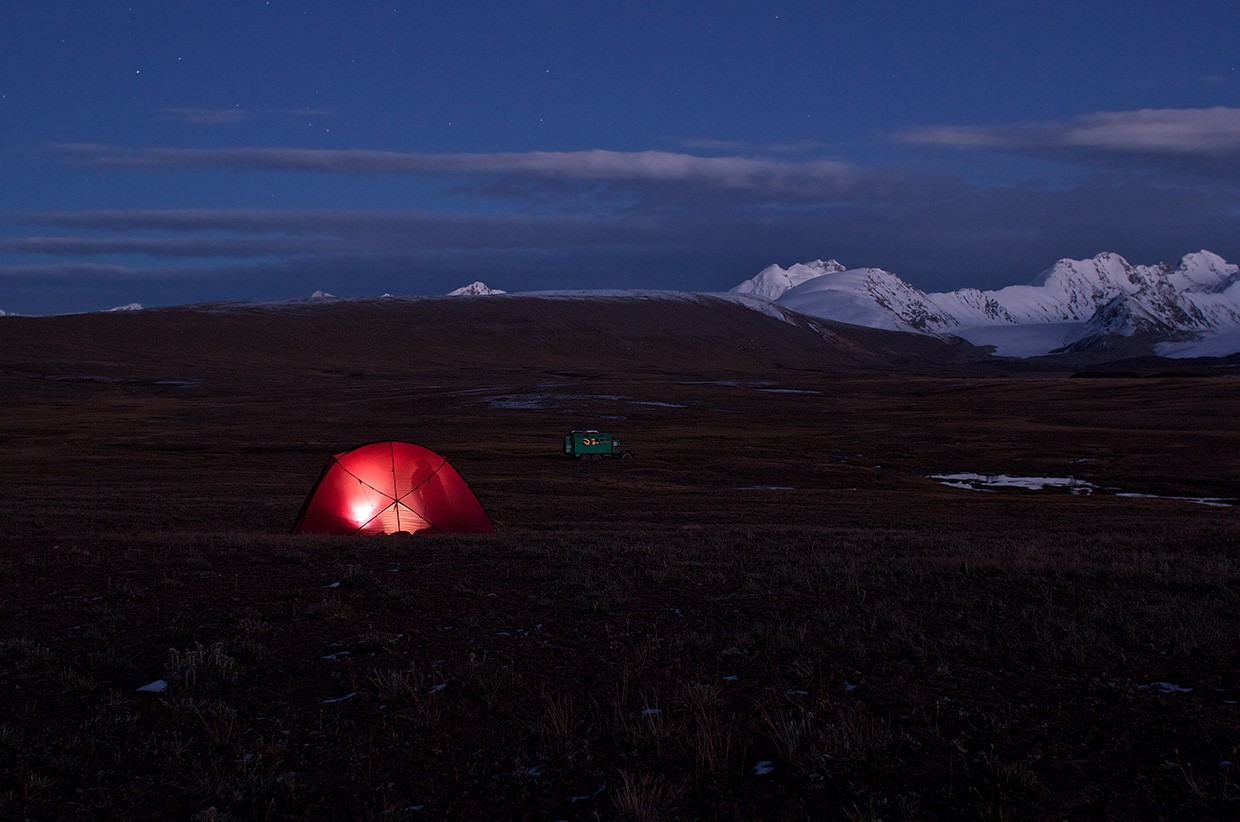 Tyndýk: Yurt Roof Vent and Kyrgyz Flag Symbol