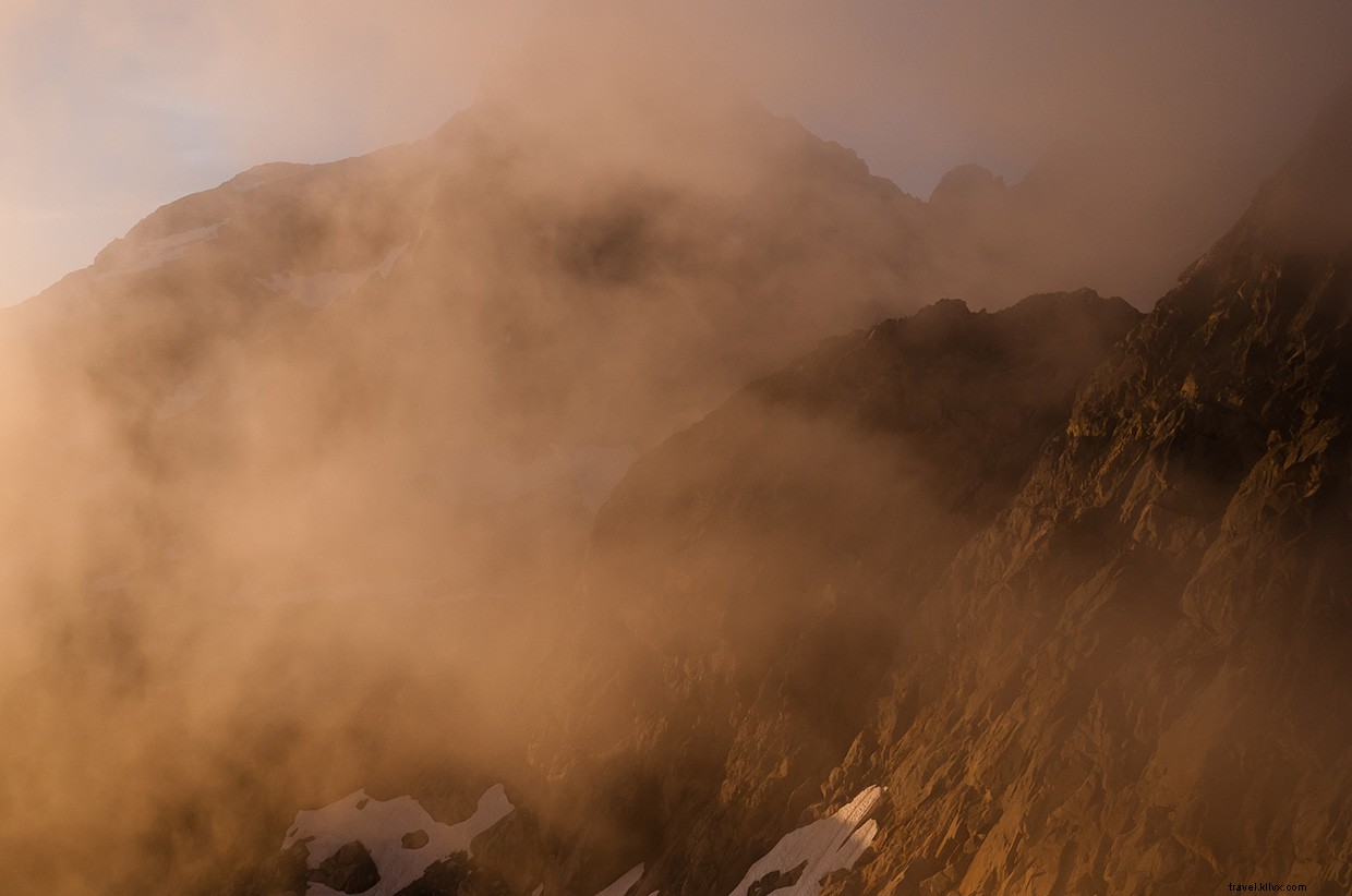 Haute Route Pyrenees: 900km of Coastal Adventure Between France and Spain