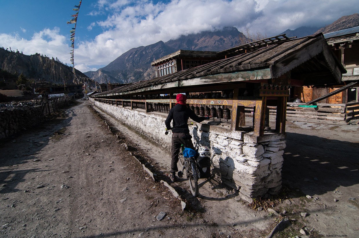 Explore the Annapurna Circuit: A High-Altitude Cycling Adventure