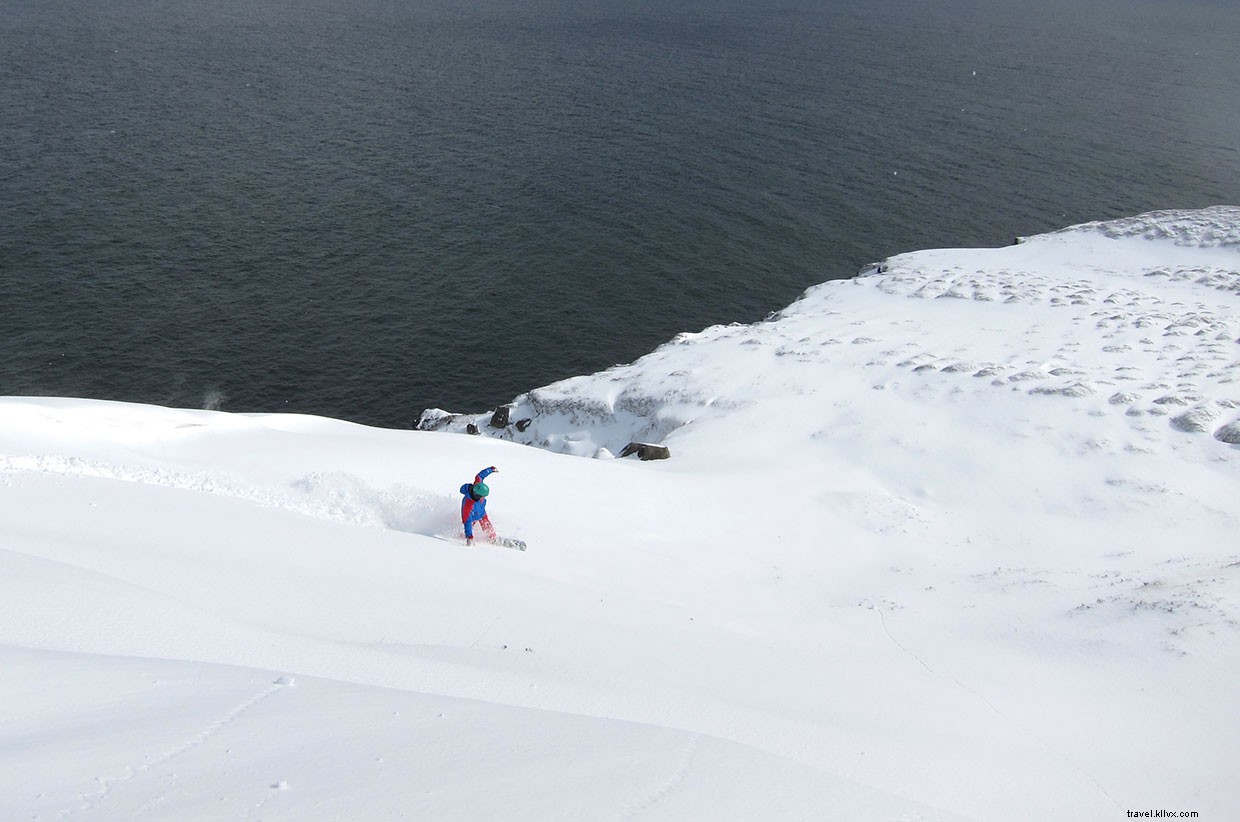 Splitboarding in Iceland: Unforgettable Snowboard Journeys