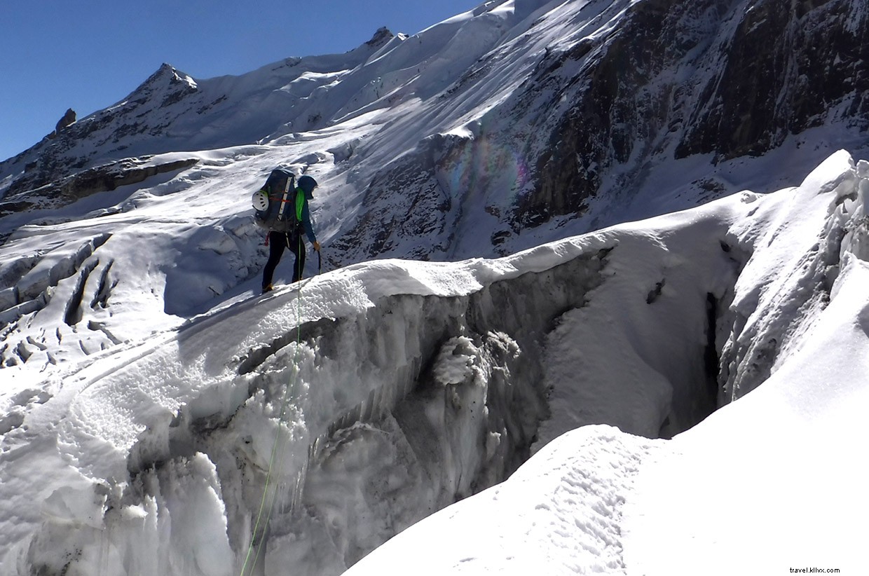 Summit Dreams: A Climber s Journey of Challenge and Romance