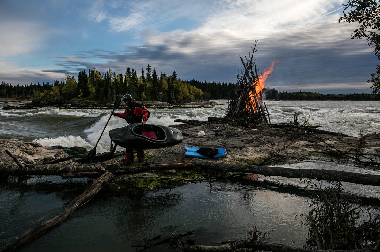 Maniflowba: Autumn Reflections Along the Nelson River