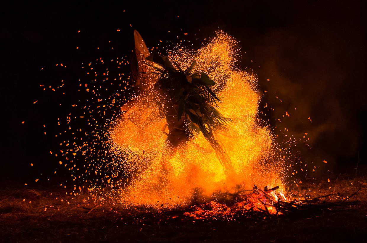 Mastering Traditional Fire-Making Techniques