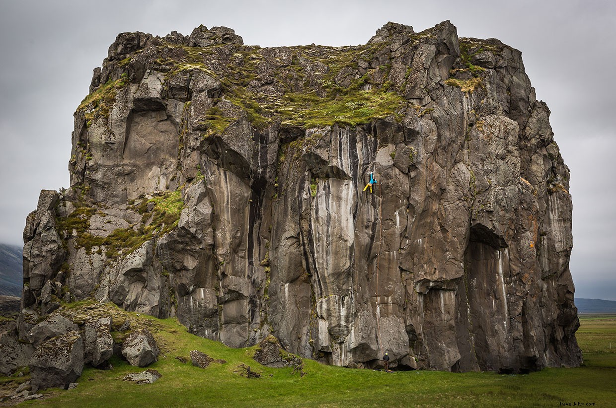 Braving Iceland s Storms: Our Vestrahorn Adventure