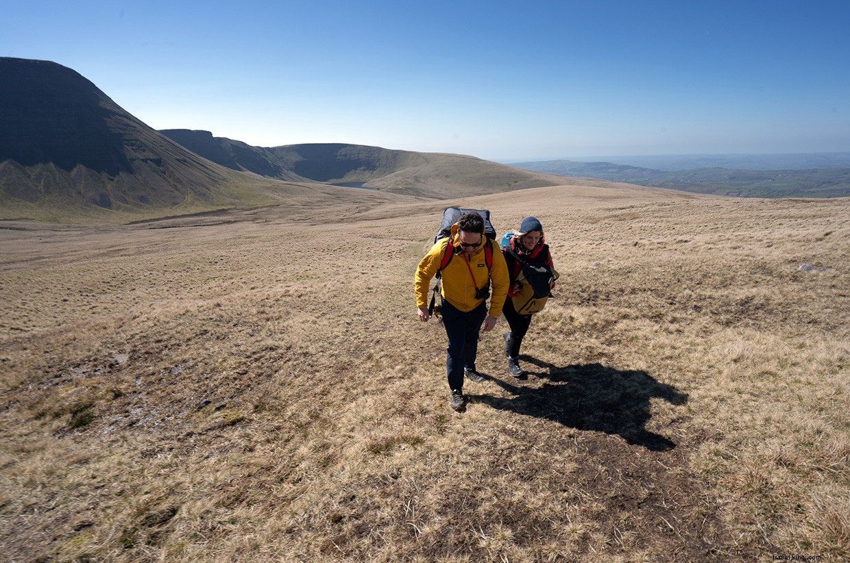 Navigating the Dragon’s Breath: A Frosty Paddleboarding Adventure