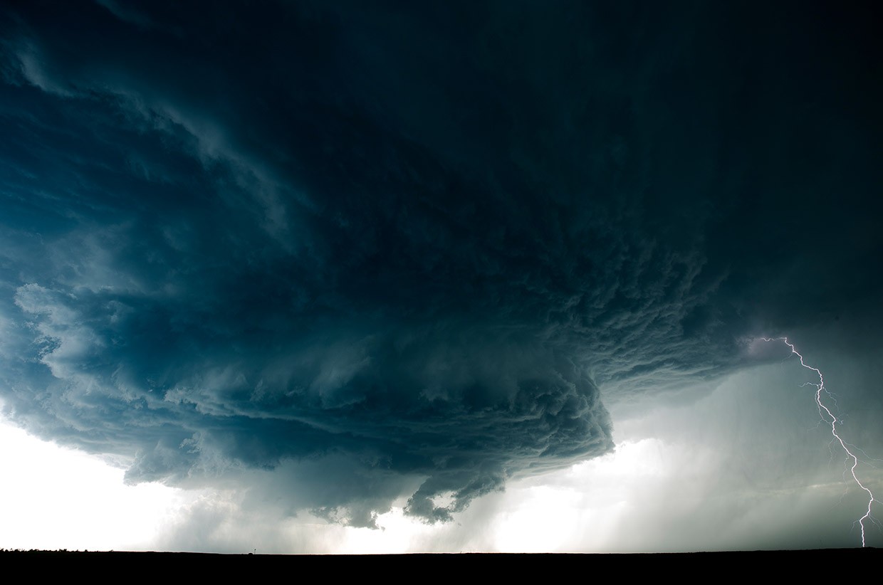 Why 1996’s  Twister  Still Thrills: A Timeless Classic