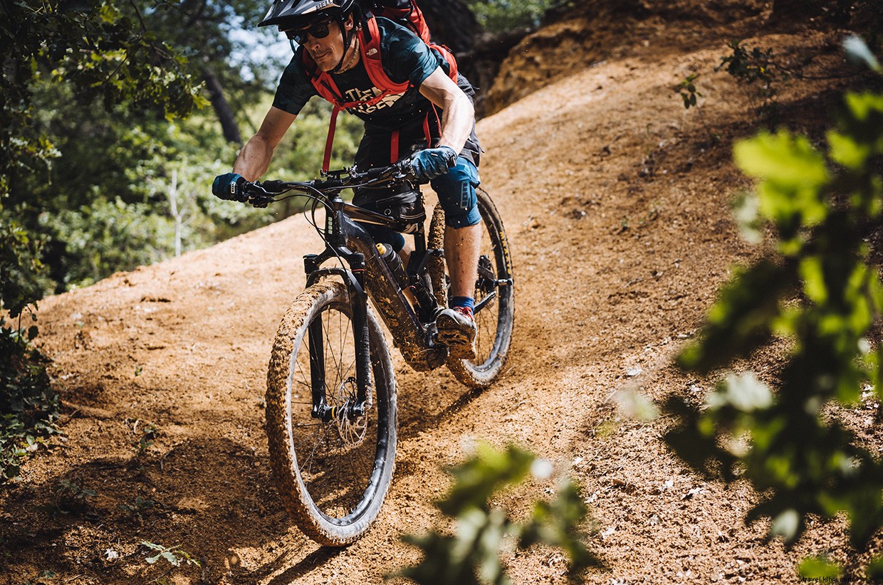 Alpilles Tour: A Professional Climbing Adventure