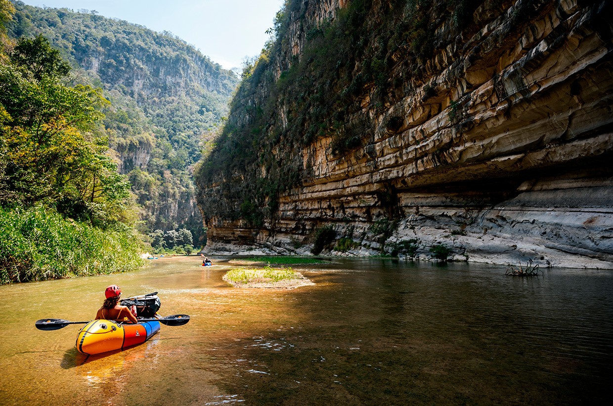 Discover Paradise: A Vibrant Jungle Canyon Adventure