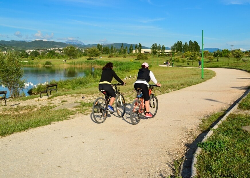 Discover Greece’s Bike‑Friendly Routes: A Guide to Cycling Through Mountains, Islands, and Coasts