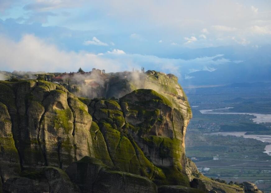 Discover Meteora: Greece’s Majestic Monastery Landscape – A Must‑Visit Landmark