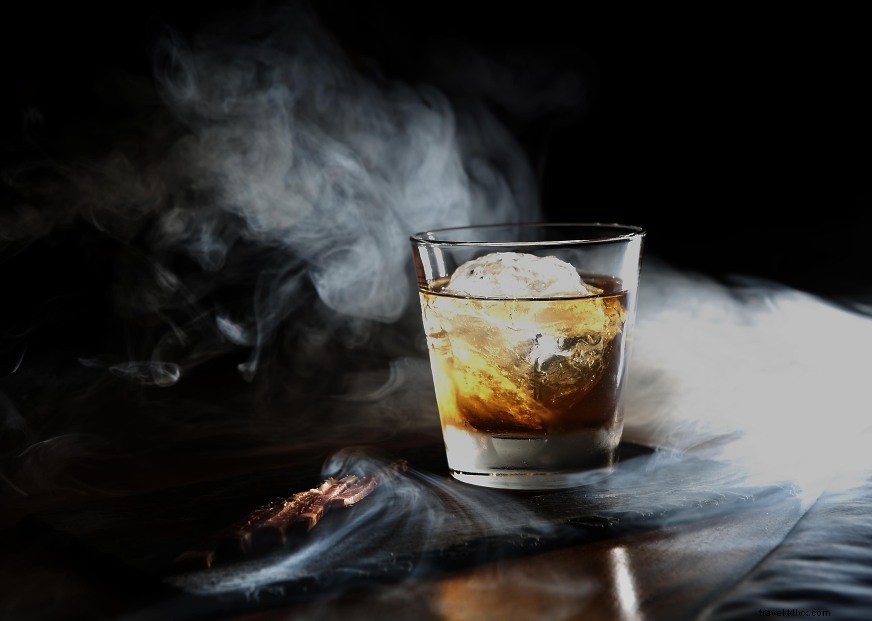 Athens Bars Trend: Conceptual Menus Captivate Patrons