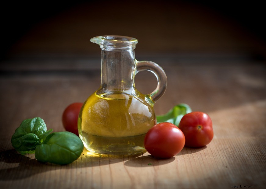 Unlocking the Mediterranean Diet: Proven Health Benefits & Lifestyle Wins