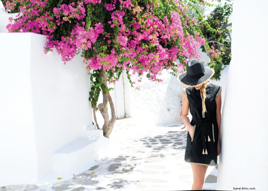 Etoile Coral: Embracing Mediterranean Chic in Resortwear