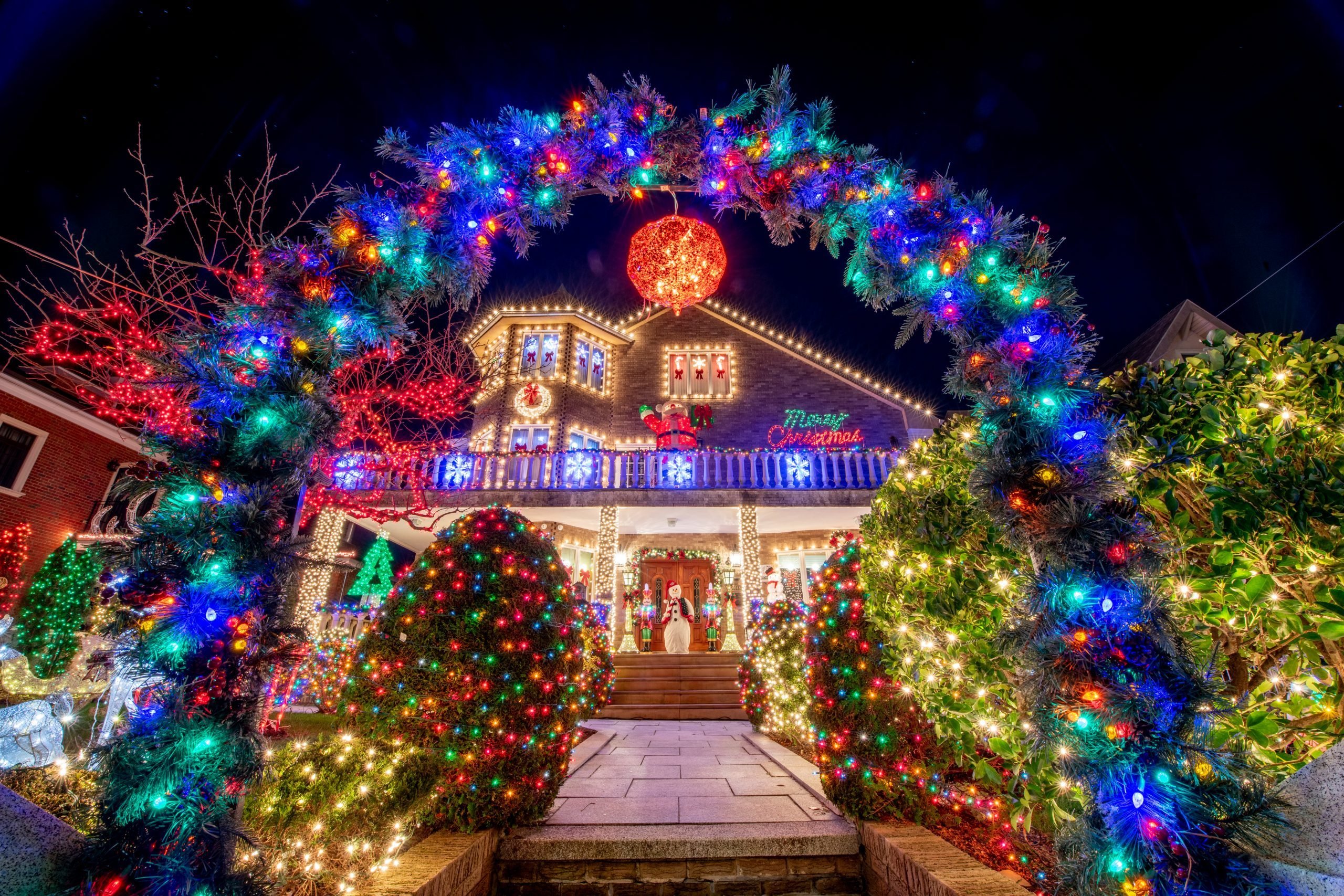 43 Unforgettable Christmas Light Shows You Must See This Holiday Season