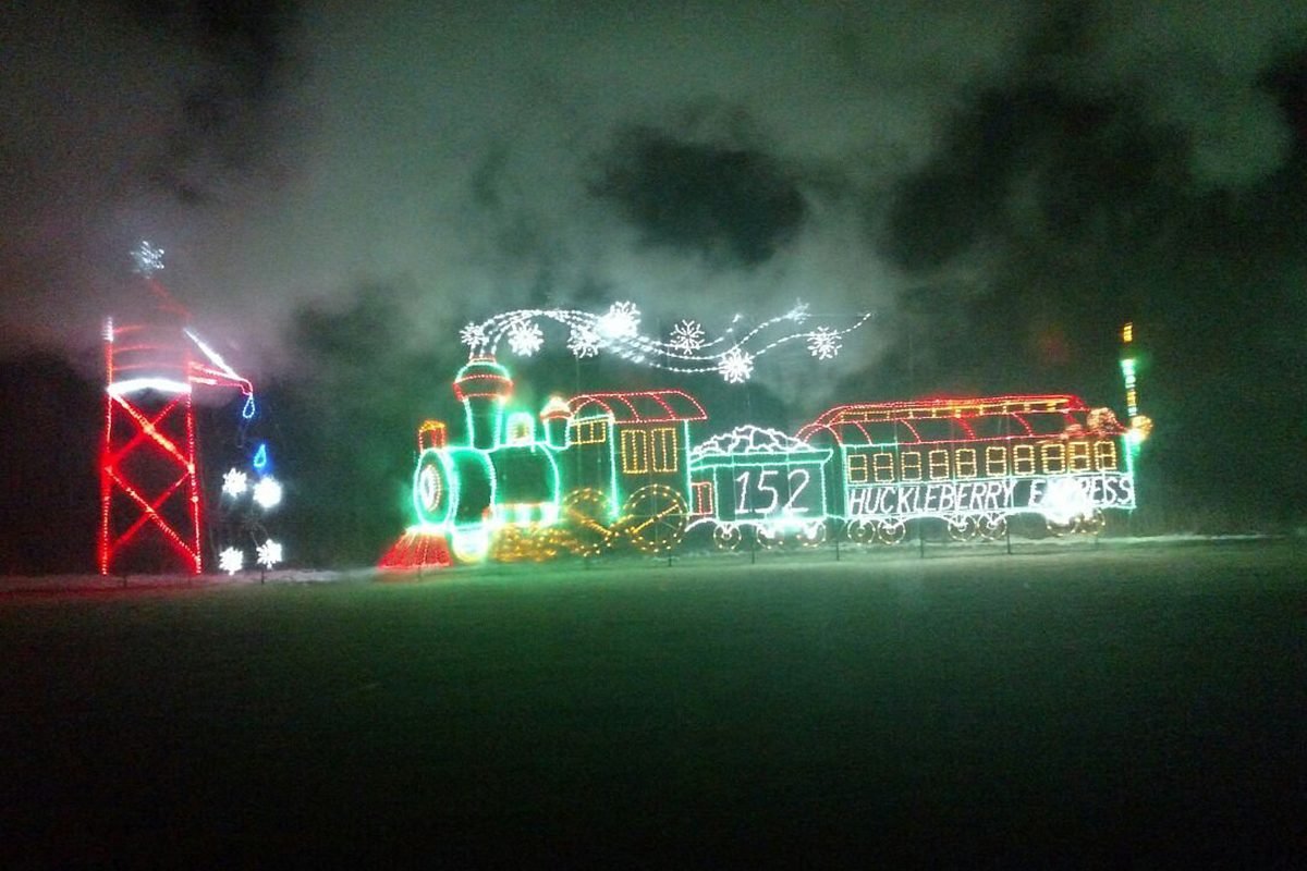 43 Unforgettable Christmas Light Shows You Must See This Holiday Season