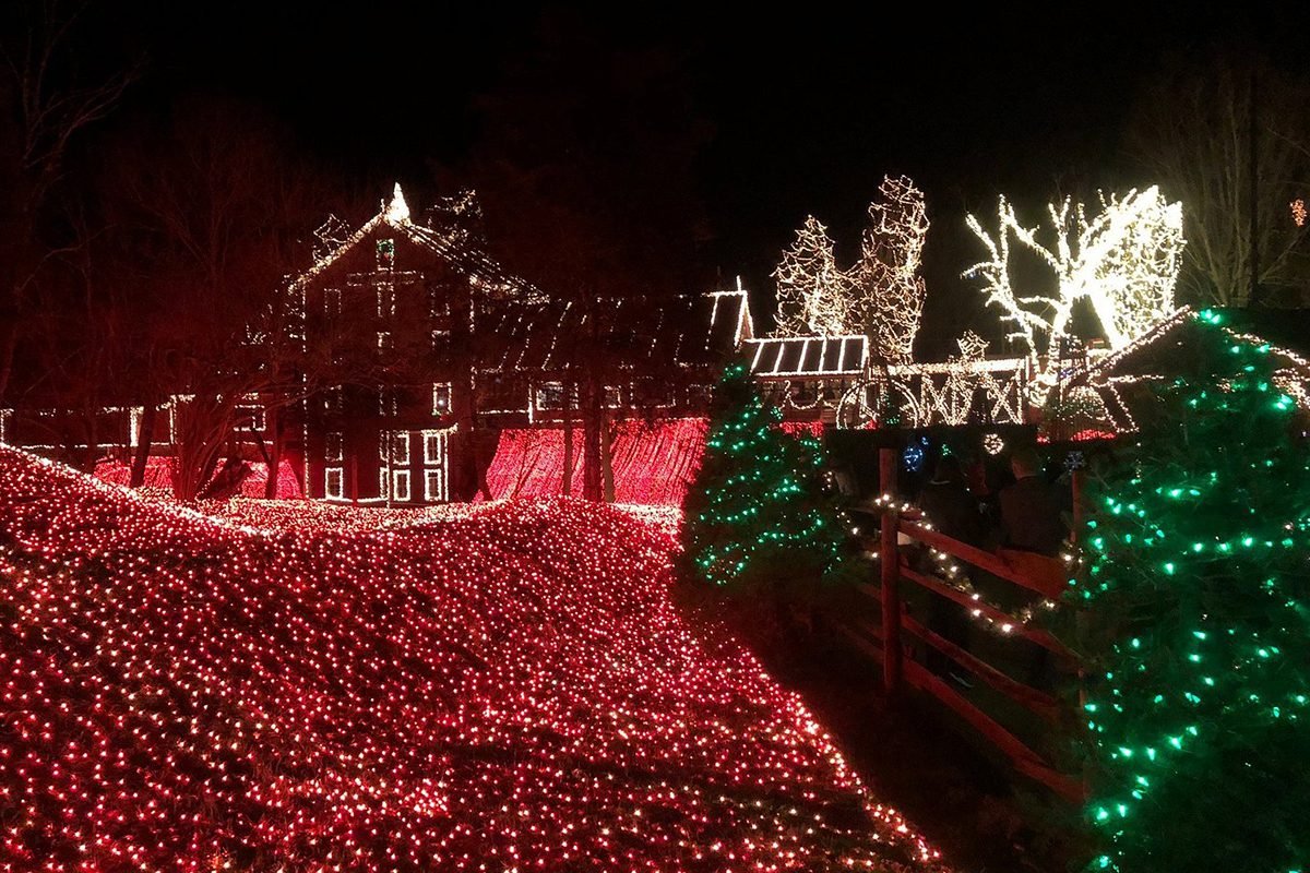43 Unforgettable Christmas Light Shows You Must See This Holiday Season