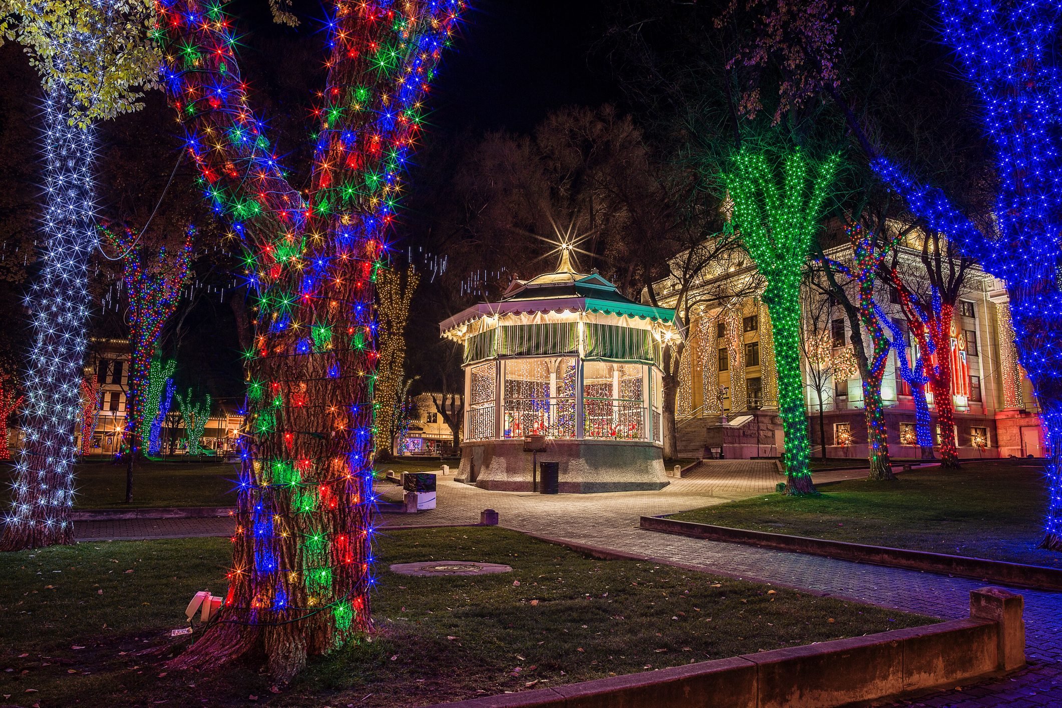 Top American Christmas Towns You Must Visit This Holiday Season