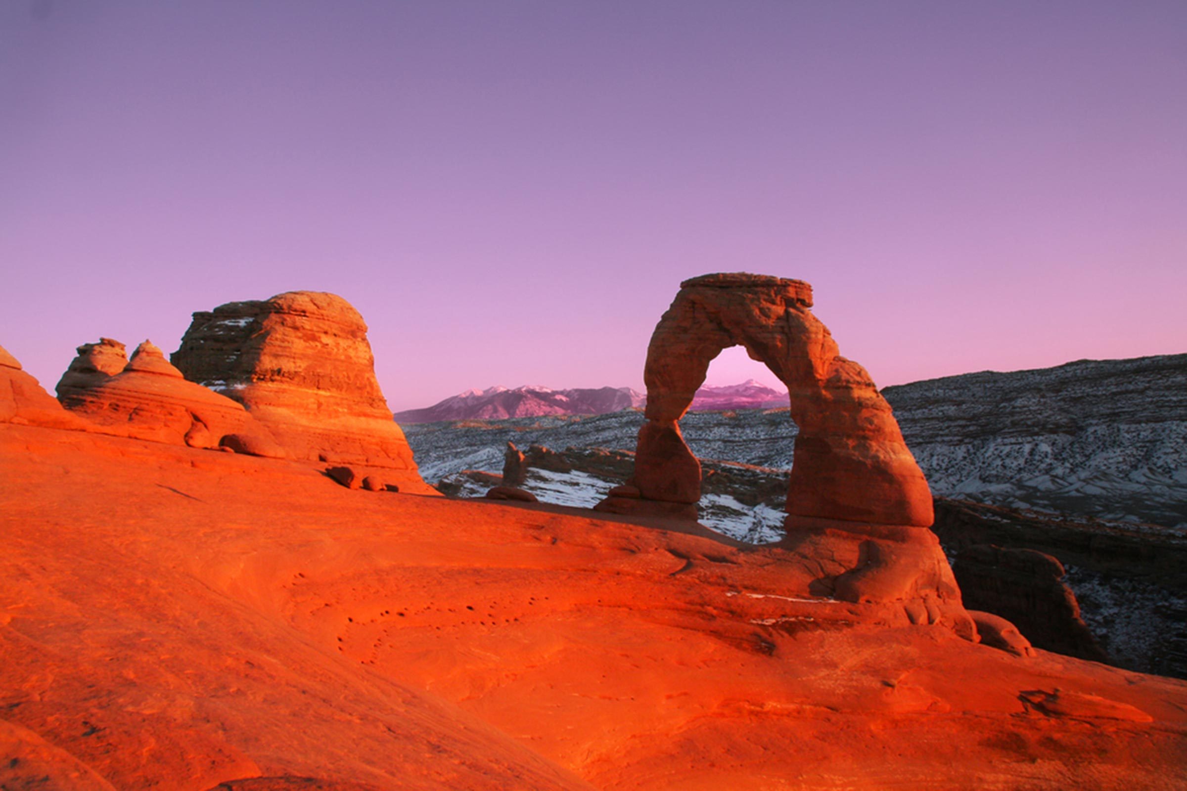 30 Top Family-Friendly Destinations Across the U.S. for Kids & Teens