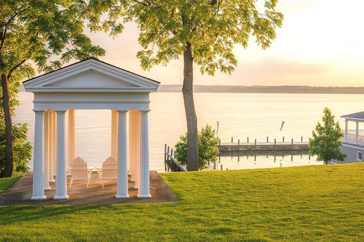 25 Must-Visit Romantic Resorts Worldwide