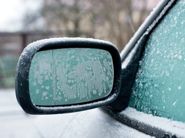 5 Expert Winter Car Hacks to Keep Your Windshield Clear