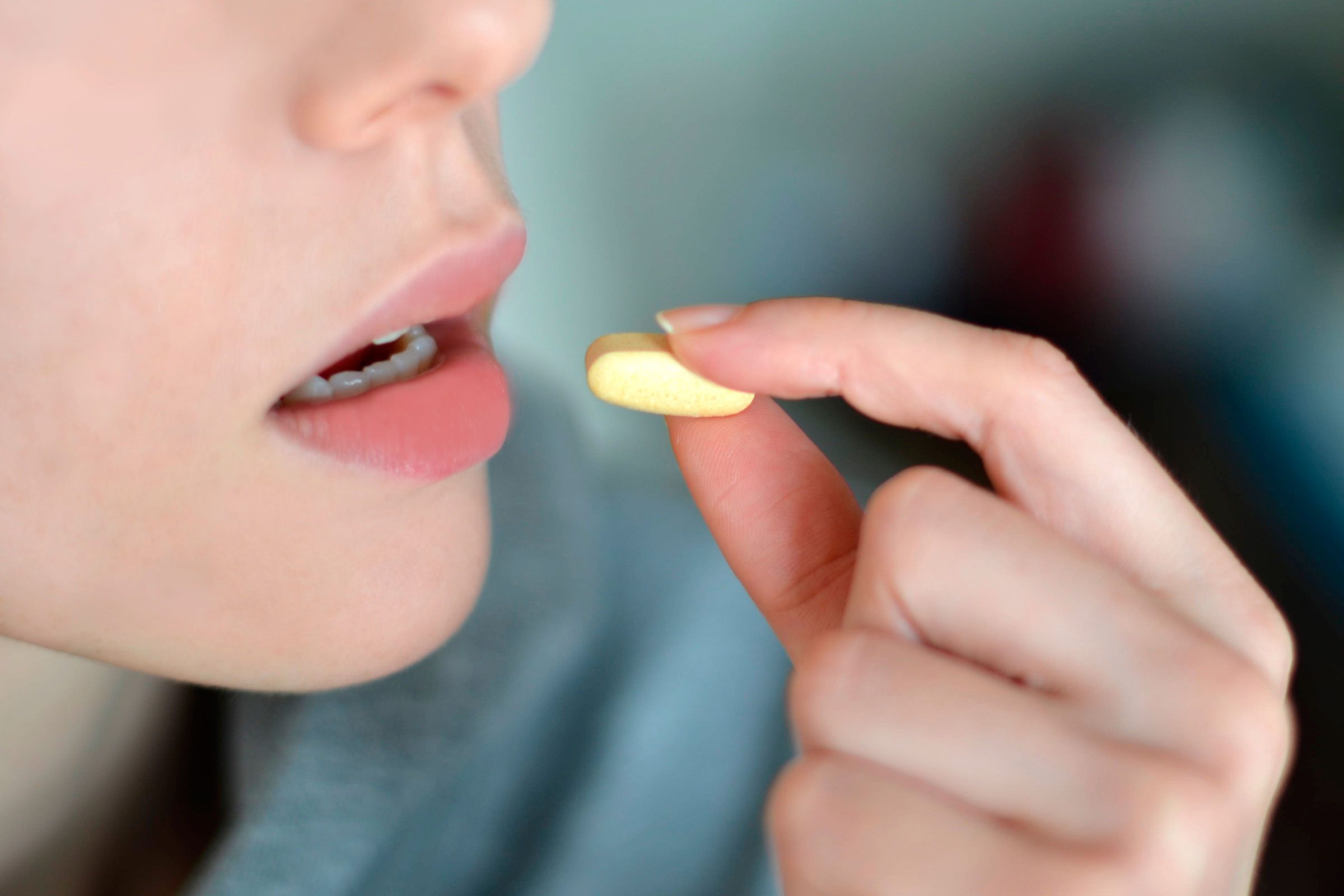 Master Restful Flights: 8 Expert Tips to Sleep Comfortably on an Airplane