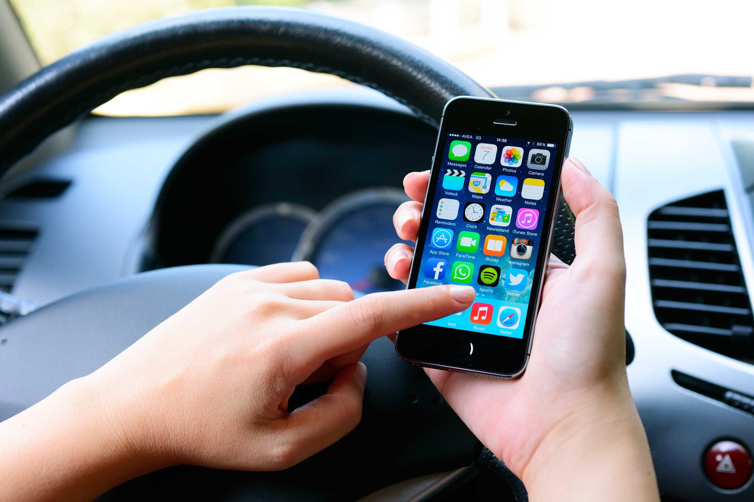 7 Proven Strategies to Stop Texting While Driving