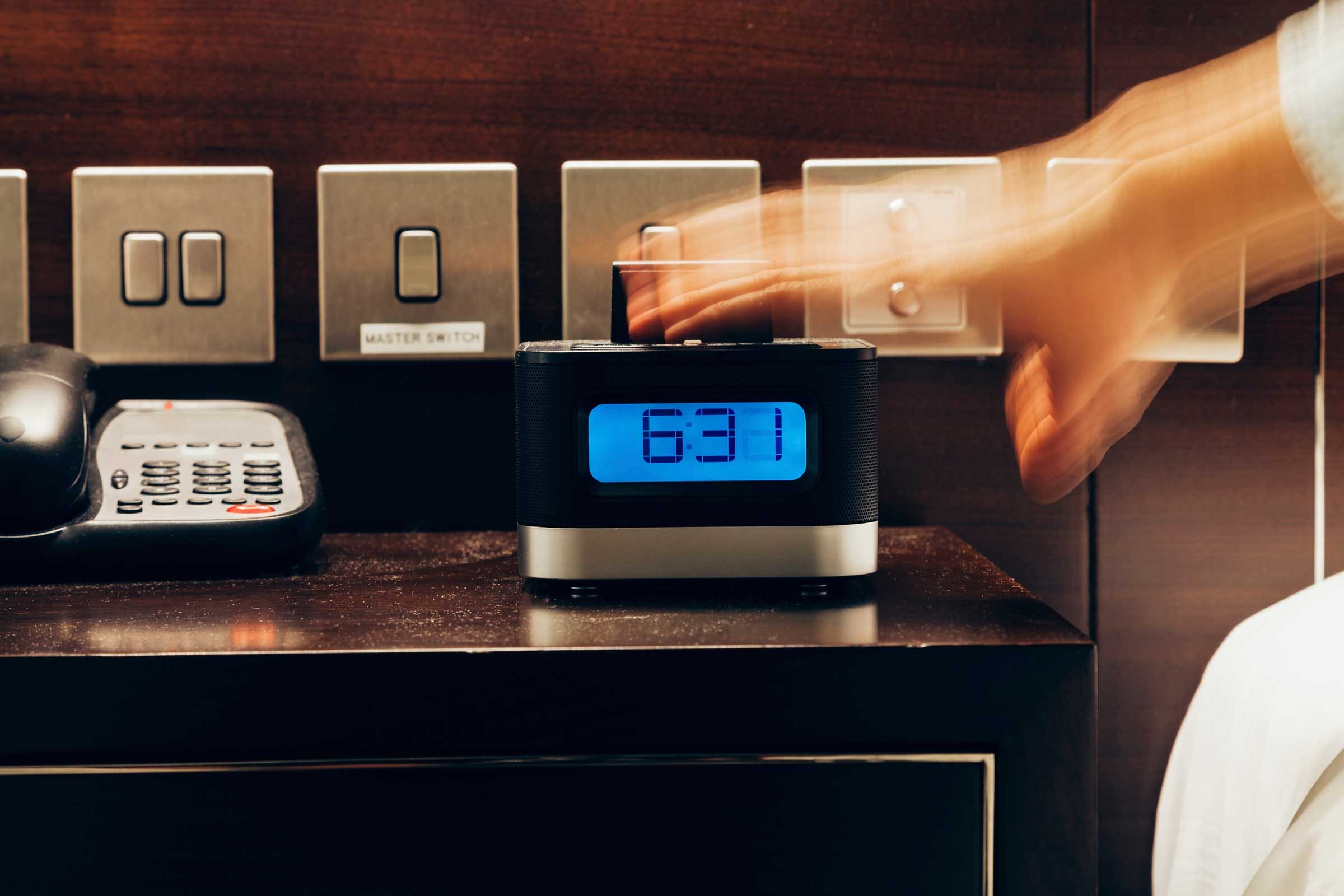 Struggling to Sleep While Traveling? 17 Proven Tips for Better Rest on Vacation