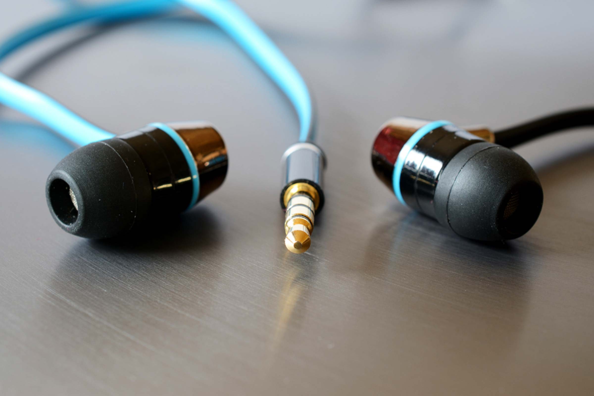 7 Simple, Effective Ways to Keep Your Smartphone Safe on the Beach