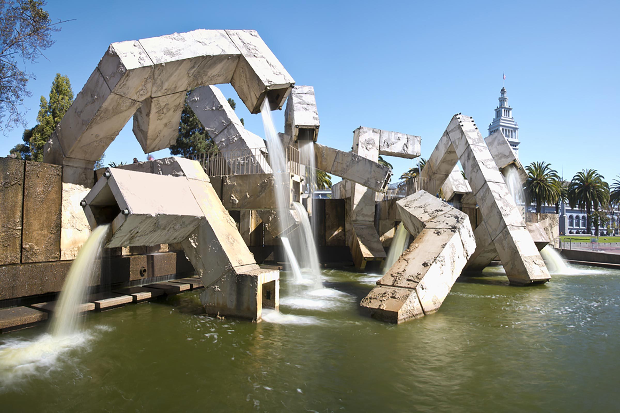 13 Spectacular Fountains Around the World You Must See