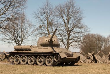 10 Must-See Battle Re-enactments That Will Blow Your Mind