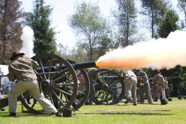 10 Must-See Battle Re-enactments That Will Blow Your Mind