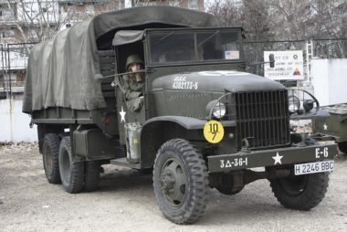 10 Must-See Battle Re-enactments That Will Blow Your Mind