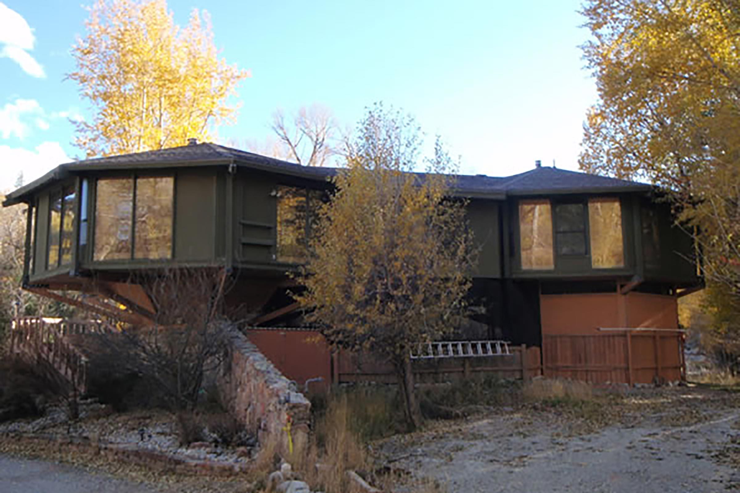 Explore 9 Enchanting Treehouse Rentals for a Memorable Summer Getaway