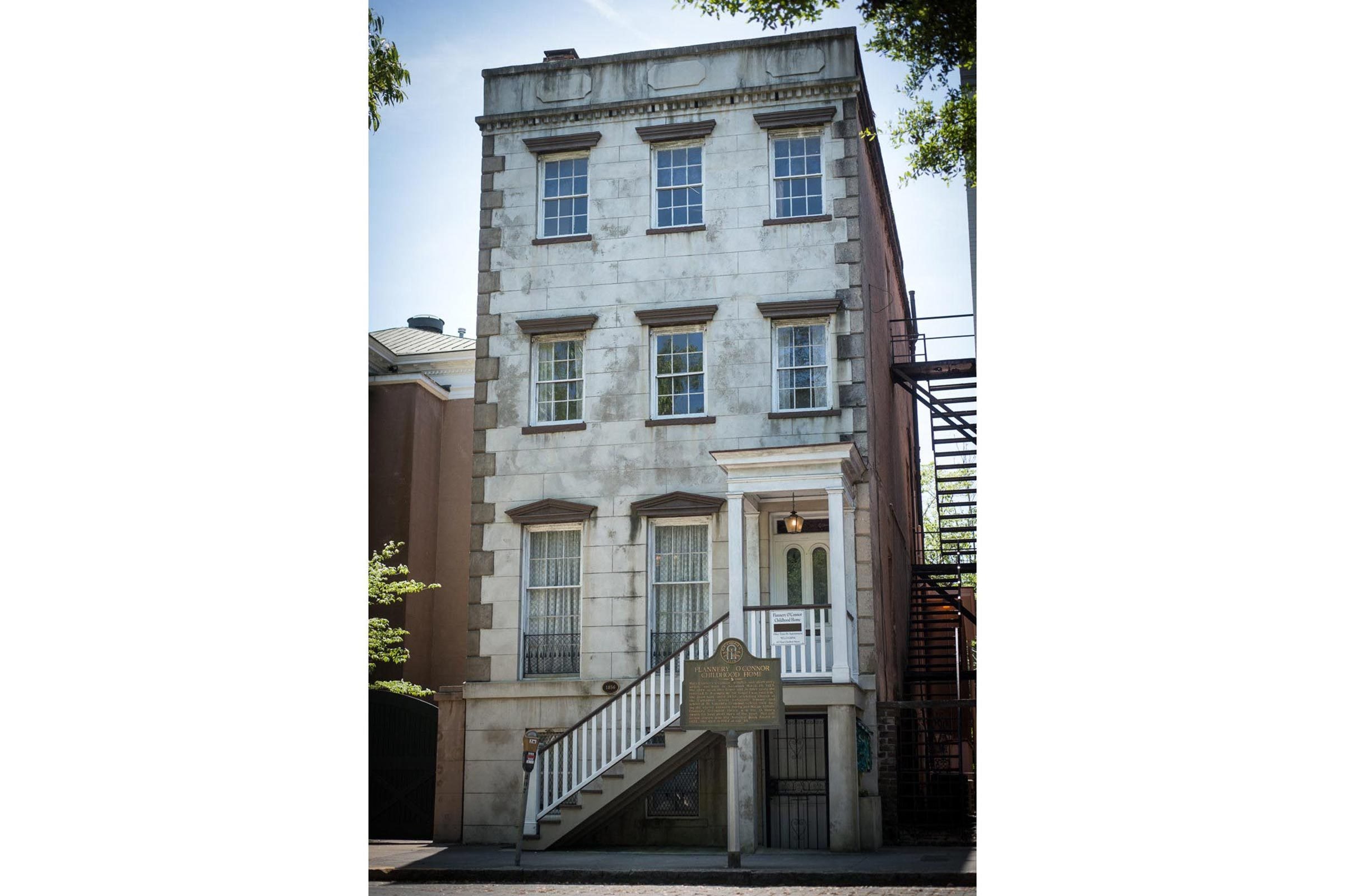 Top 9 Must‑Visit Literary Landmarks for Book Lovers This Summer