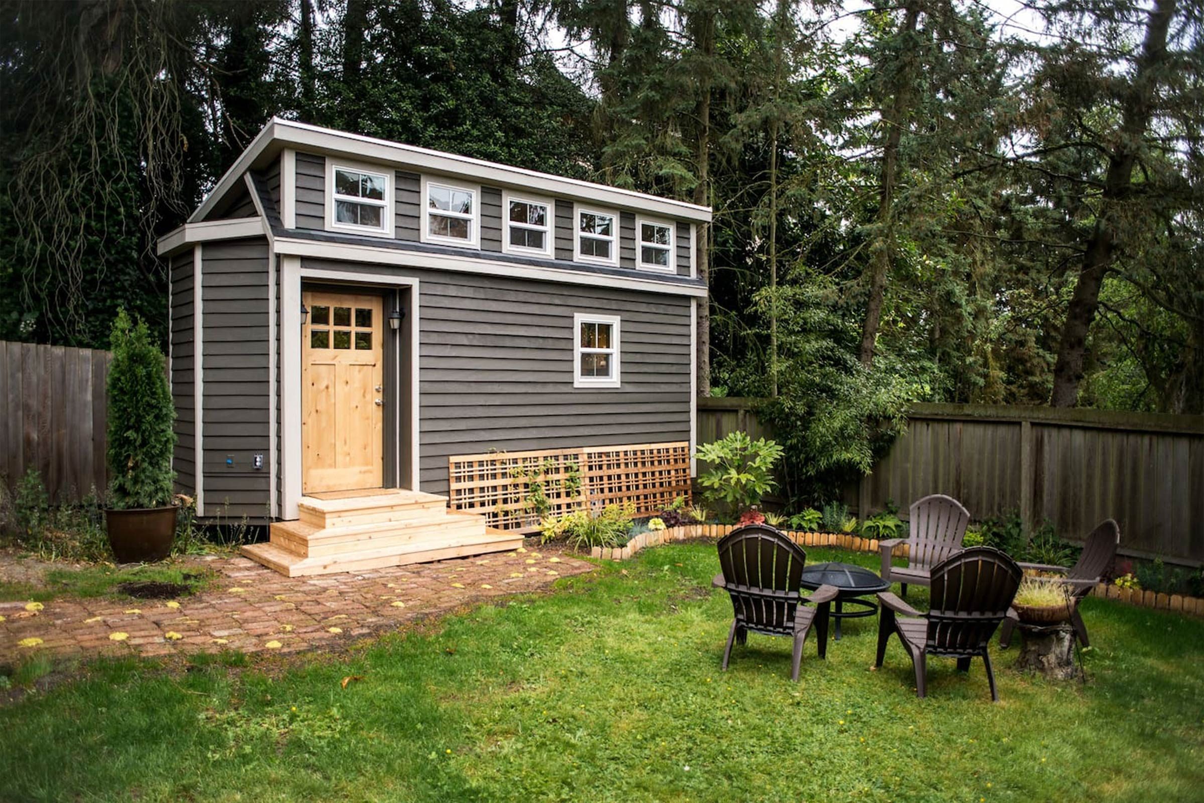 Explore 10 Charming Tiny Houses for Rent Nationwide