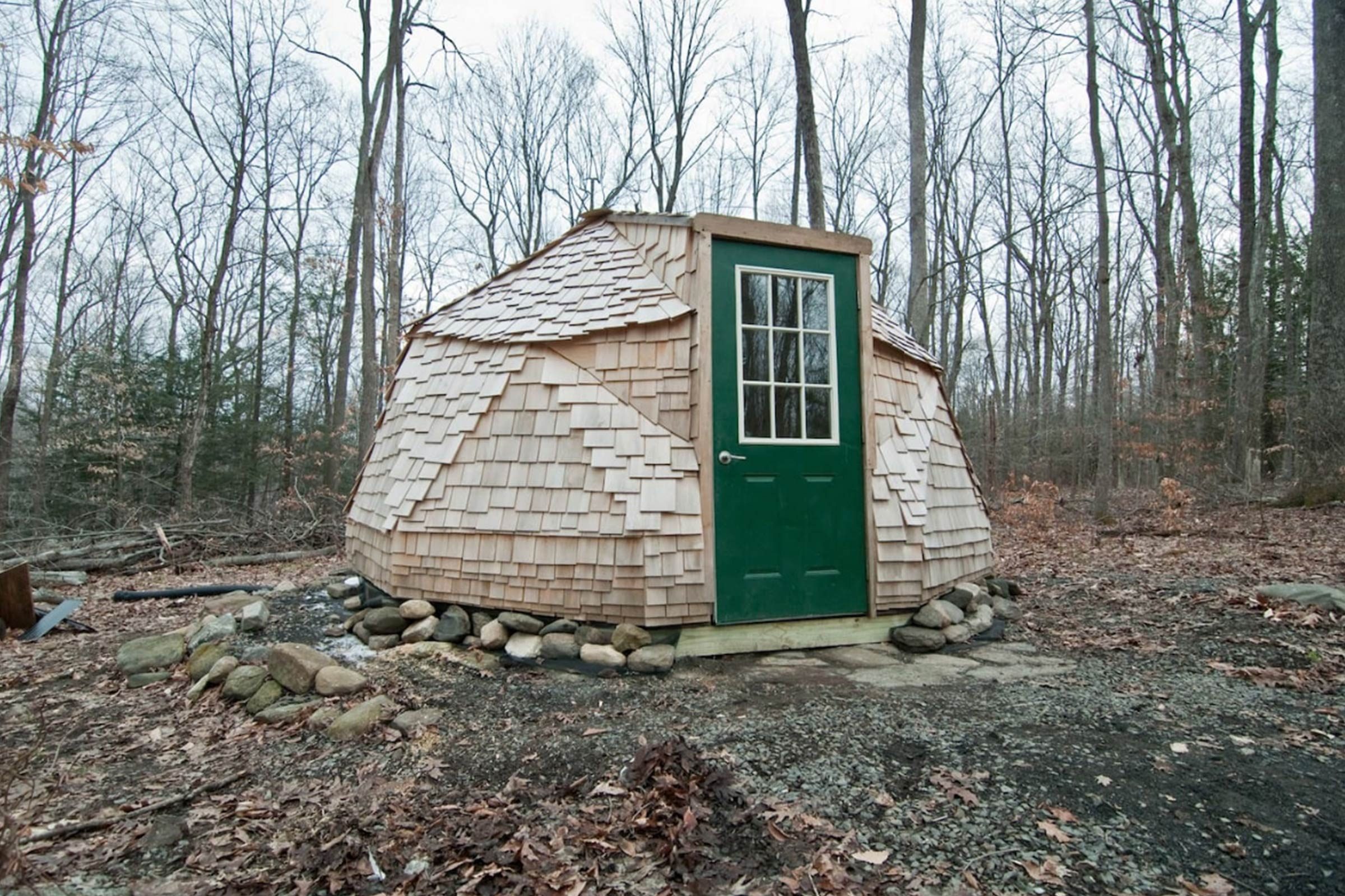 Explore 10 Charming Tiny Houses for Rent Nationwide