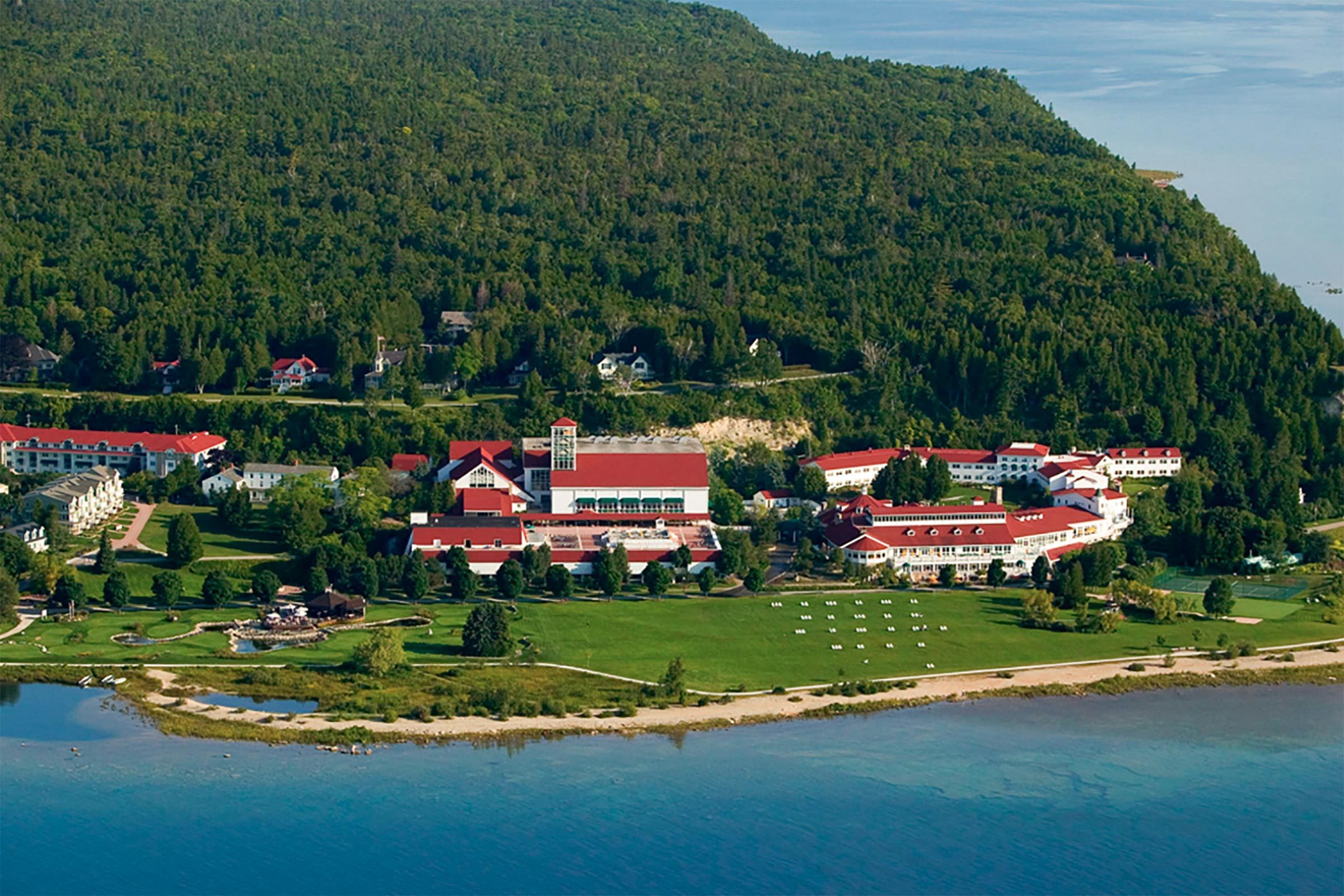 Top 9 Wellness Resorts for the Ultimate Healthy Summer Escape