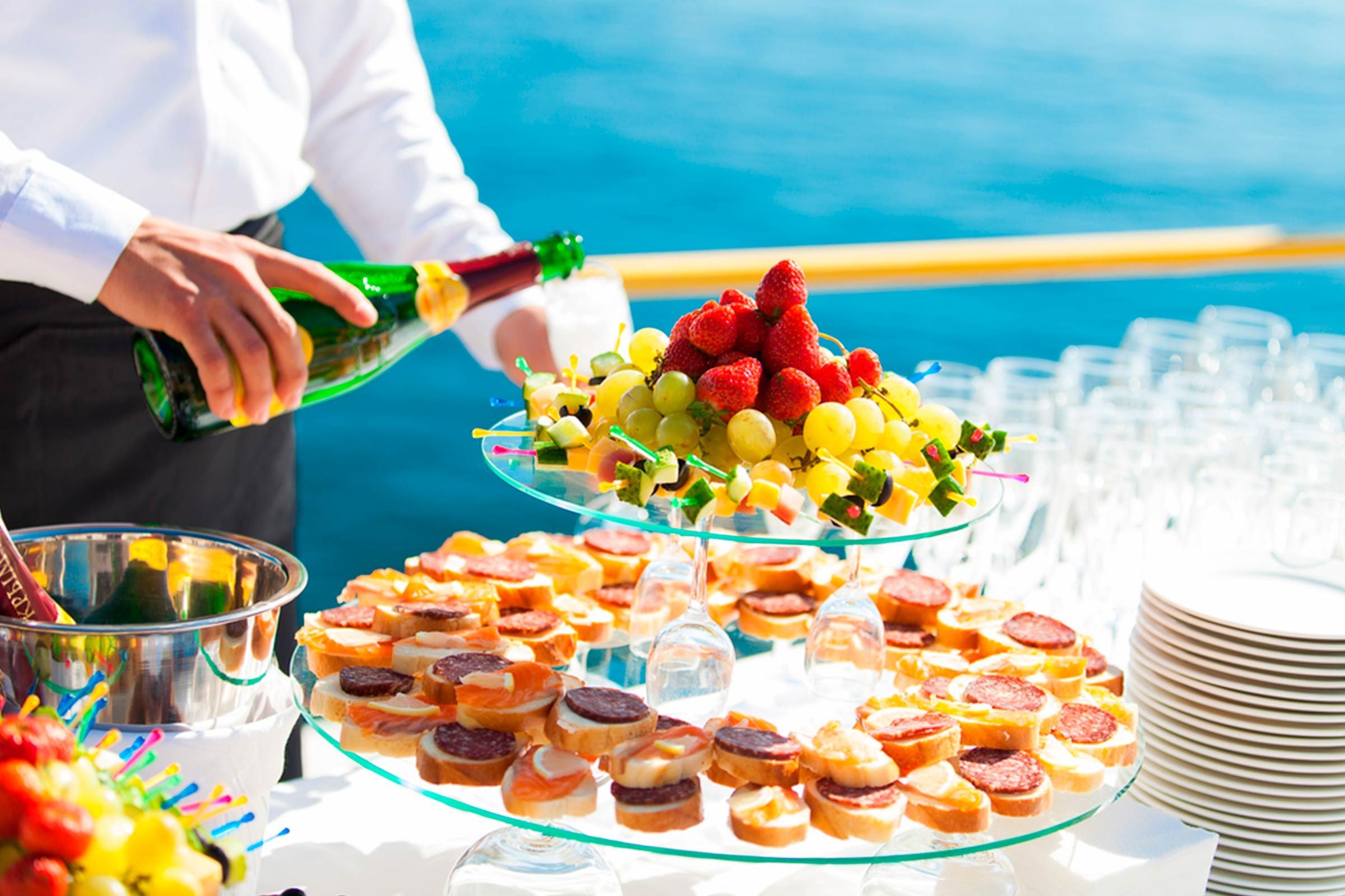 8 Secrets to a Romantic Second Honeymoon on a Budget