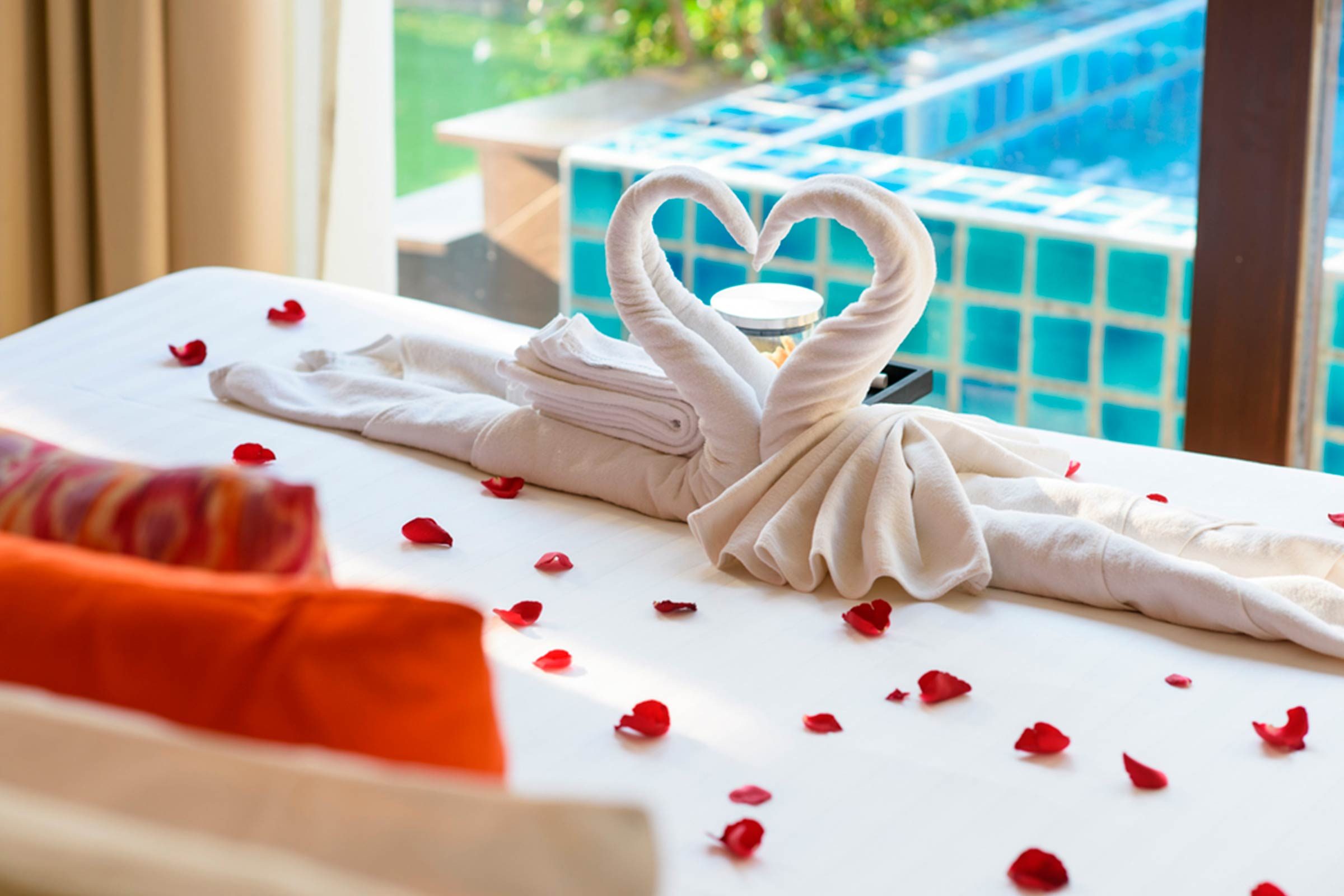 8 Secrets to a Romantic Second Honeymoon on a Budget