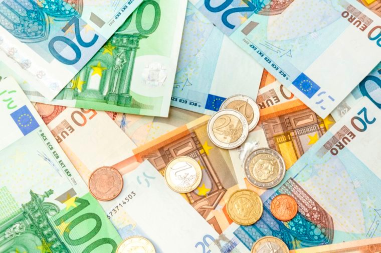 9 Essential Tipping Etiquette Rules Every Global Traveler Should Know